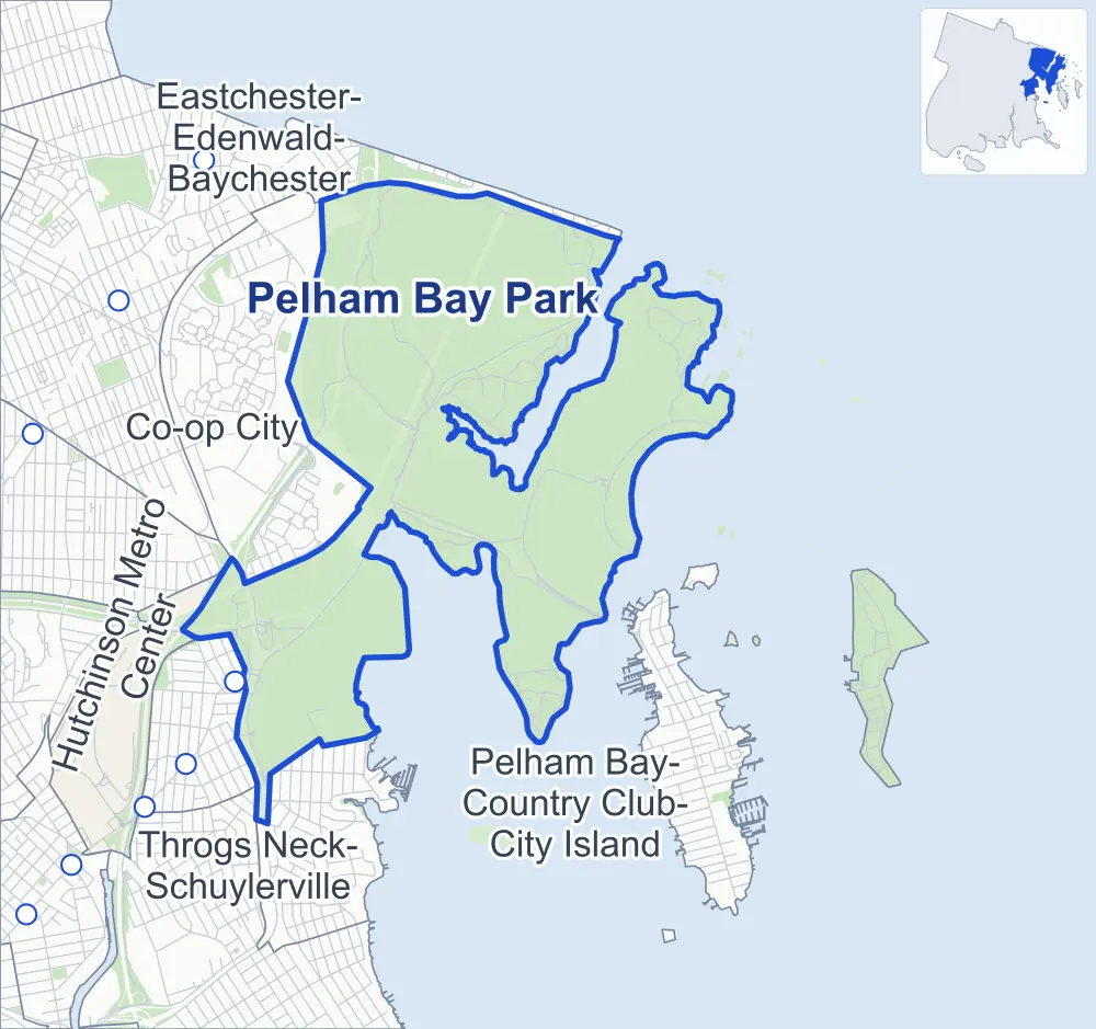 Street map of Pelham Bay Park, Bronx, outlined among Co-op City, Pelham Bay-Country Club-City Island, Eastchester-Edenwald-Baychester and Hutchinson Metro Center, with its paths and the streets around it.