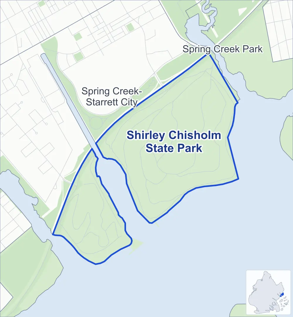 Street map of Shirley Chisholm State Park, Brooklyn, outlined among Spring Creek-Starrett City and Spring Creek Park, with its paths and the streets around it.